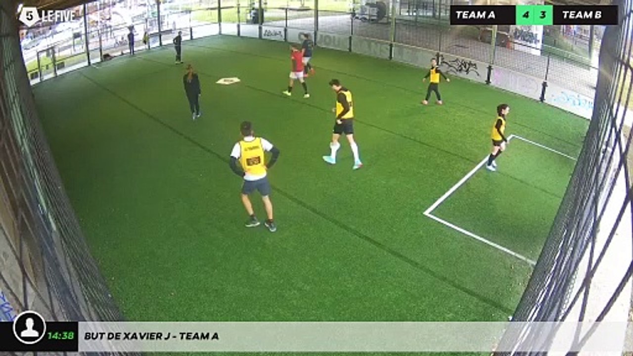 But de Xavier J - Team A