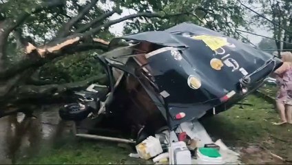 Temporal causa danos em Ivaté e destrói parte da base da Polícia Militar