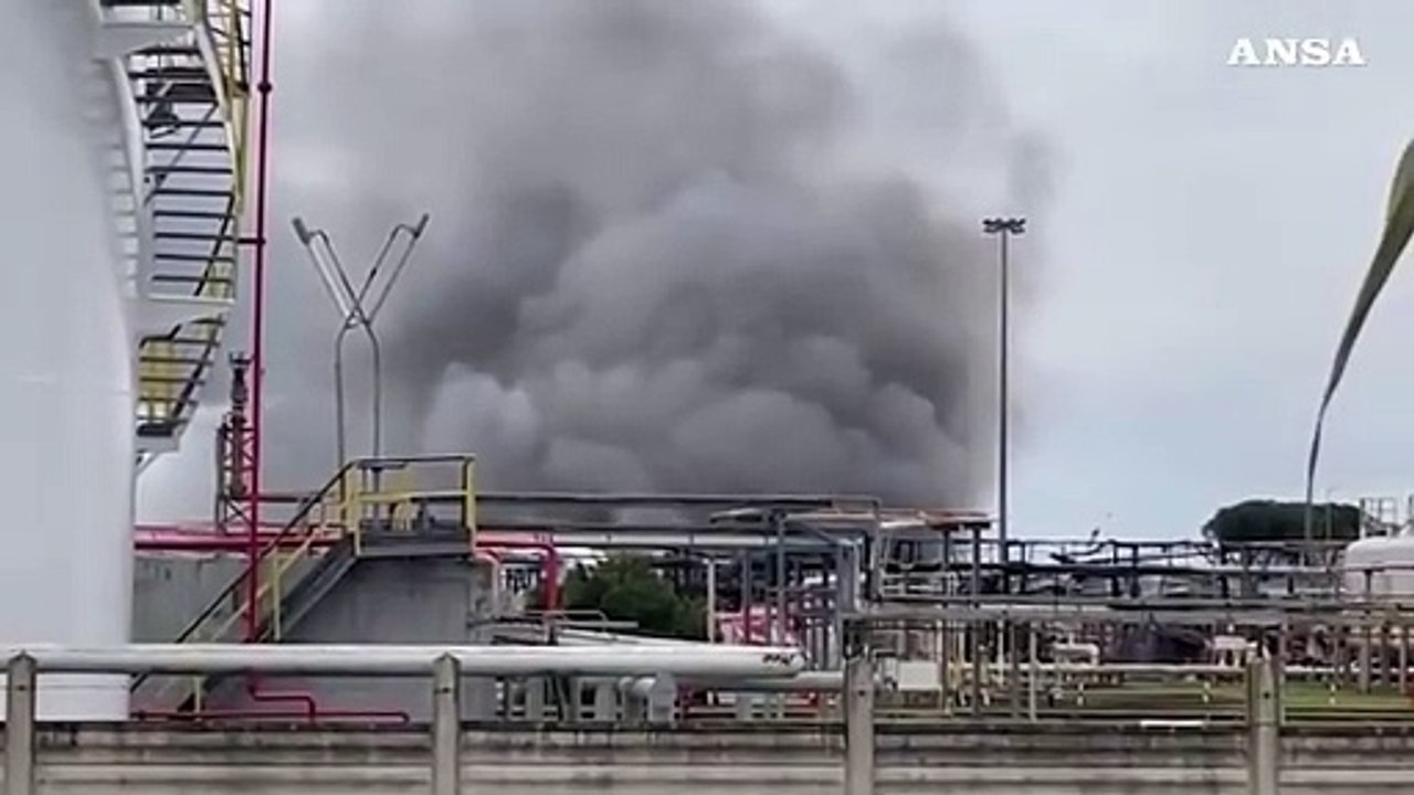 Esplosione Calenzano: almeno due morti e diversi feriti, si cercano dispersi