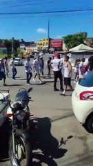 Torcedores do Bahia promovem alvoroço nas ruas antes de partida contra Atlético-GO