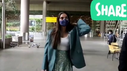 Sonam Kapoor Oops Moments in Transparent Dress on Airport