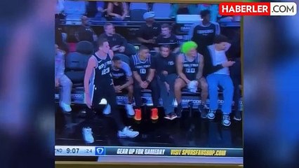 Verilen ceza şaka gibi: Hakeme orta parmağını gösterdi