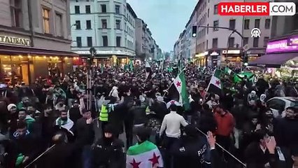 Almanya, Suriyeli mültecilerin iltica başvurularını dondurdu