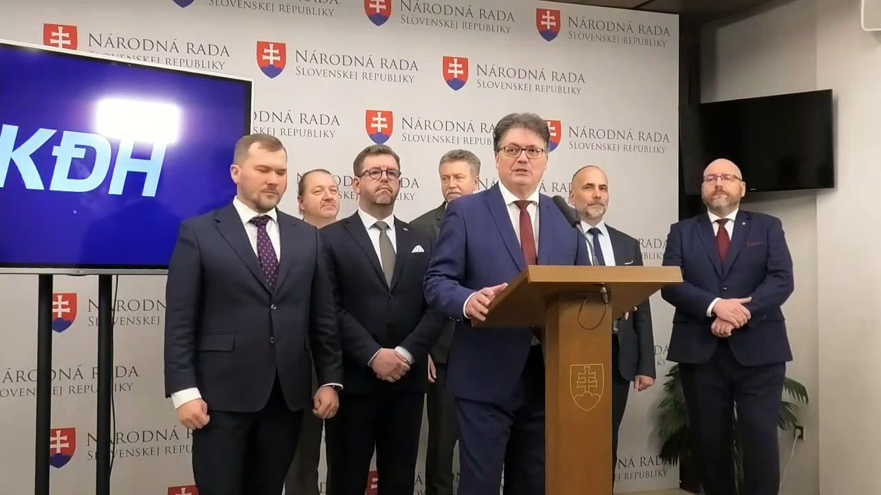 ZÁZNAM: KDH kritizuje súčasný stav školstva, najmä nedostatok učiteľov a odborníkov