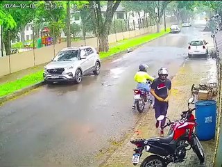 En un giro dramático de los acontecimientos, un delincuente creyó que incluir a su novia en uno de sus golpes era una buena idea; hasta que esto pasó