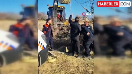 Kuyuya Düşen İnek İtfaiye Ekiplerince Kurtarıldı