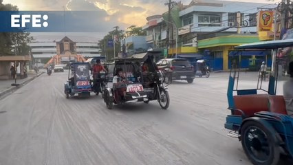La erupción del volcán Kanlaon, en el centro de Filipinas, provoca la evacuación de miles de personas