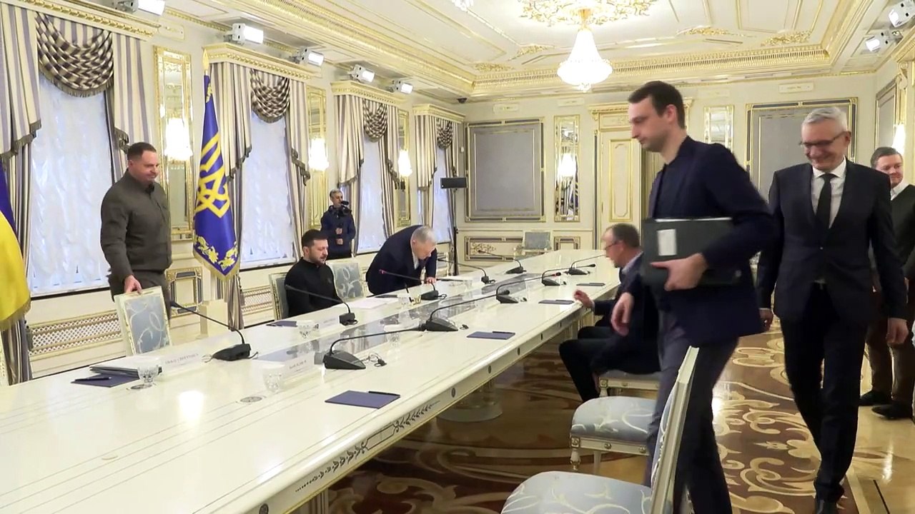 Merz verspricht Ukraine in Kiew Taurus-Marschflugkörper zu