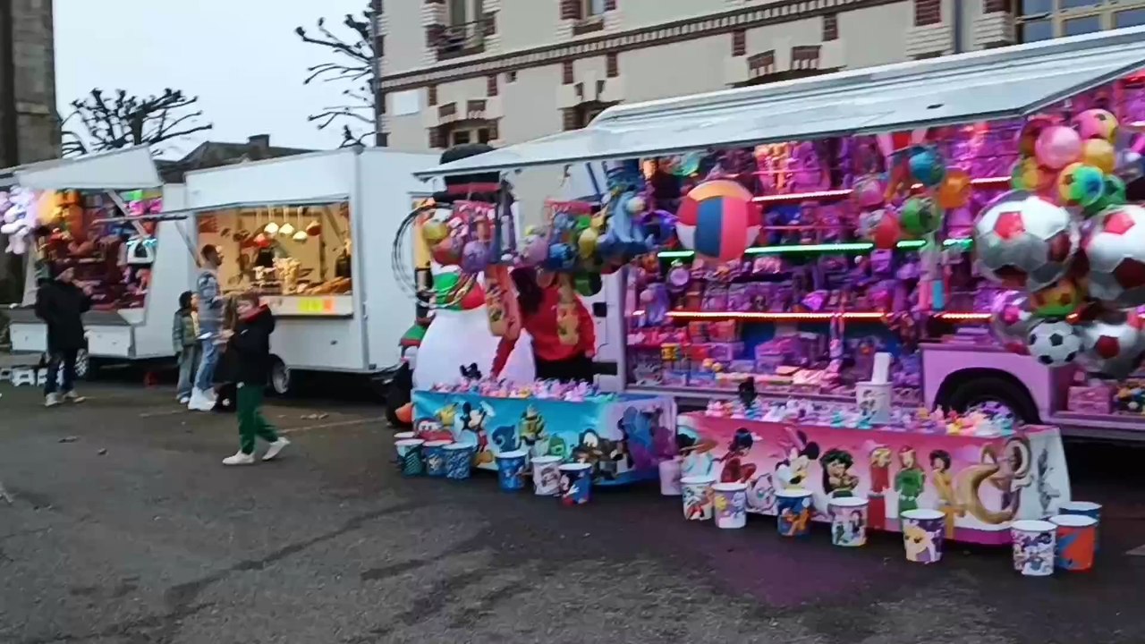J'ai testé pour vous : griller des châtaignes au feu de bois au marché de Noël de Tourouvre-au-Perche