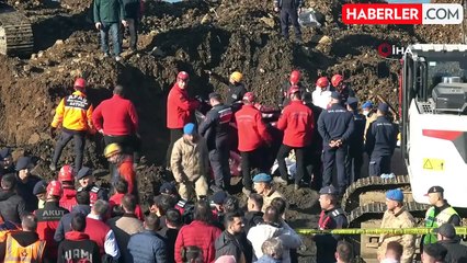 Artvin'de Heyelan: 4 Genç Toprak Altında Kaldı