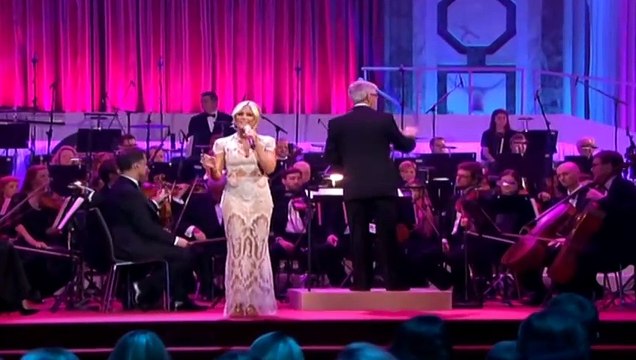 HELENE FISCHER — Winter wonderland | Helene Fischer: Weihnachten - Live aus der Hofburg Wien (mit dem Royal Philharmonic Orchestra) – (2015)