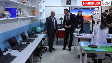 Üniversiteli öğrencilerden geleceğin bilim insanlarına laboratuvar desteği