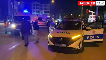 Elazığ'da Trafik Kazası: Polis Aracı ile Hafif Ticari Araç Çarpıştı