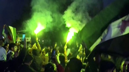 "Debemos volver para reconstruir Siria": desplazados por la guerra festejan caída de Al Asad