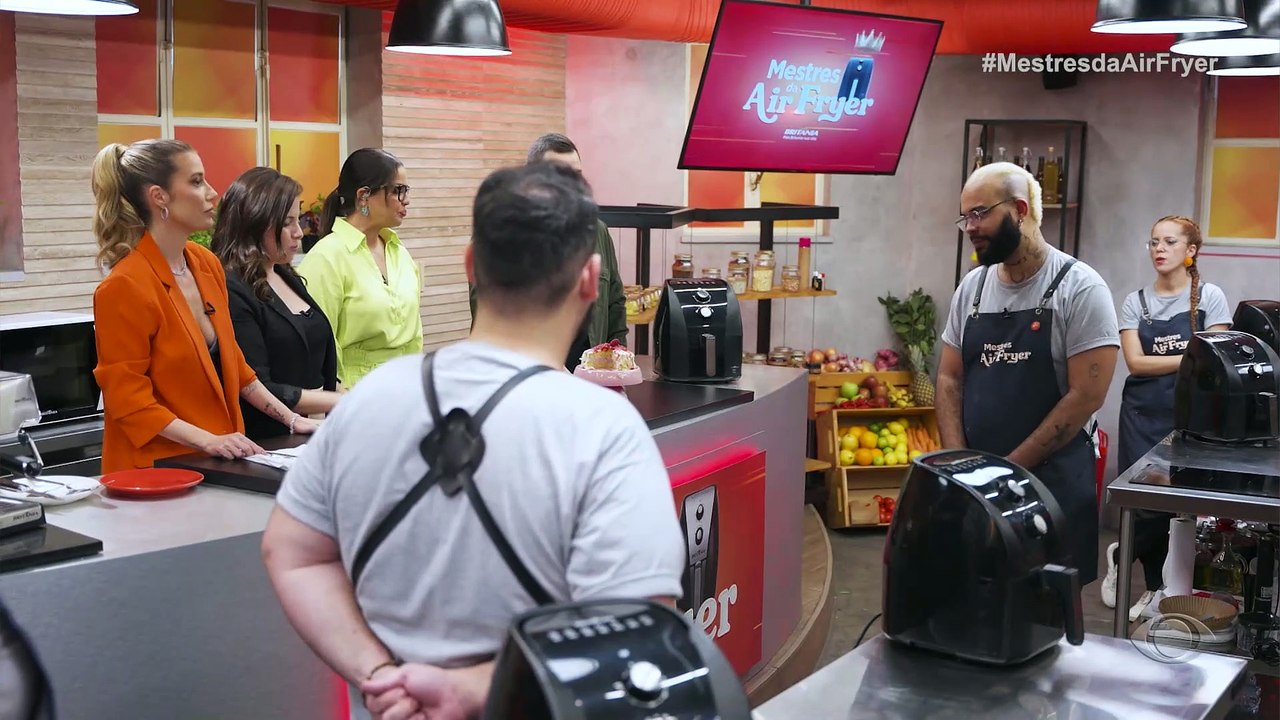 Junior entrega bolo com gosto de panqueca | Mestres da Air Fryer | Band Receitas