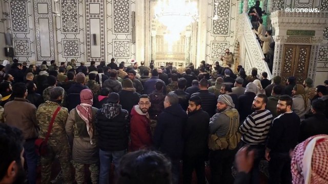 لا تسامح مع انتشار الأسلحة في الشوارع ..الجولاني يدعو مقاتليه للتوجه إلى قواعدهم العسكرية في سوريا