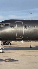 Conoce el avión privado de Cristiano personalizado con su marca