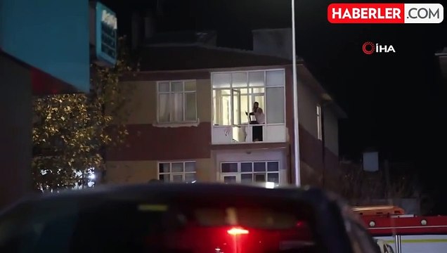 Bunalıma Giren Şahıs Polise Direndi, Camları Kırarak Tepki Gösterdi