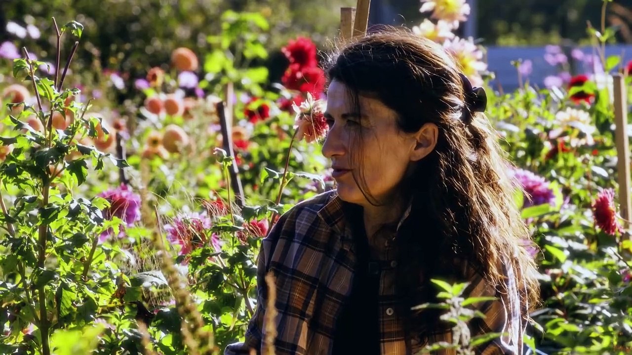 L'école des fleurs | movie | 2024 | Official Trailer