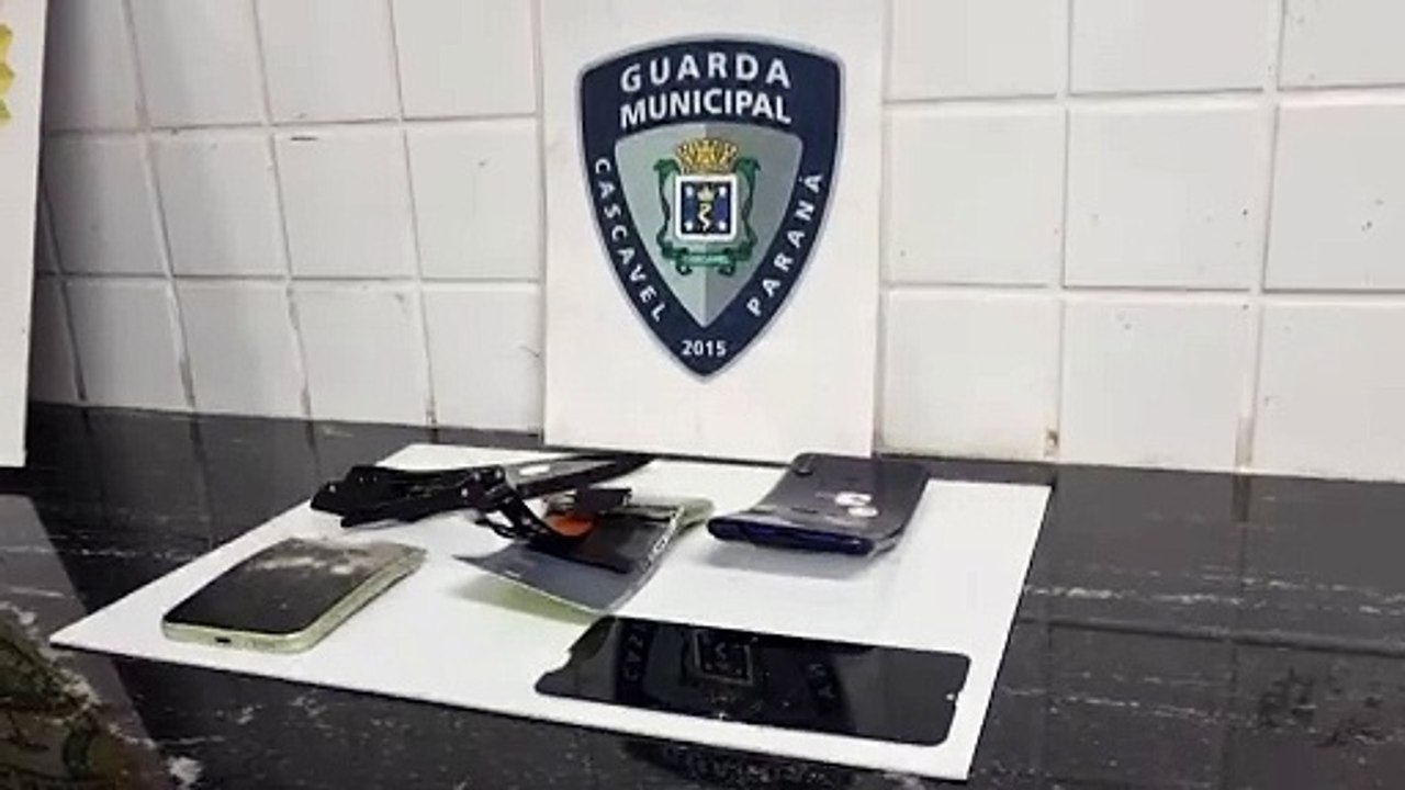 Homem ameaça companheira com canivete, destrói celulares e agride enteado no Santa Felicidade