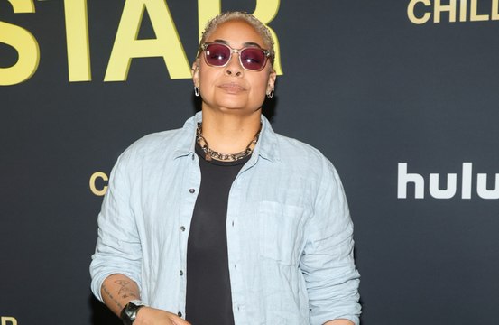 Raven-Symoné se redujo el tamaño de los senos cuando era adolescente