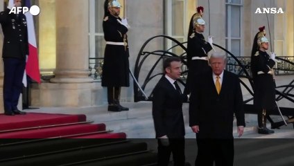 Trump  all'Eliseo accolto da Macron