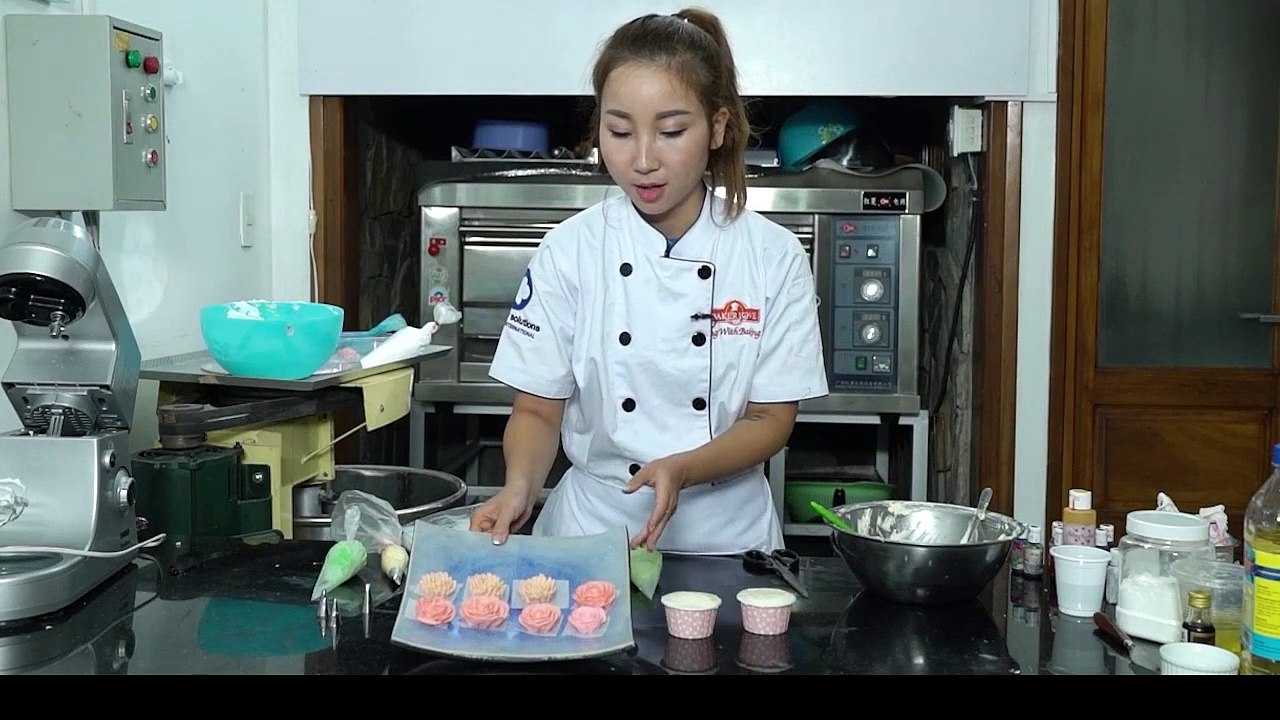 Bài 22 : Làm bánh cupcake phong cách Hàn Quốc