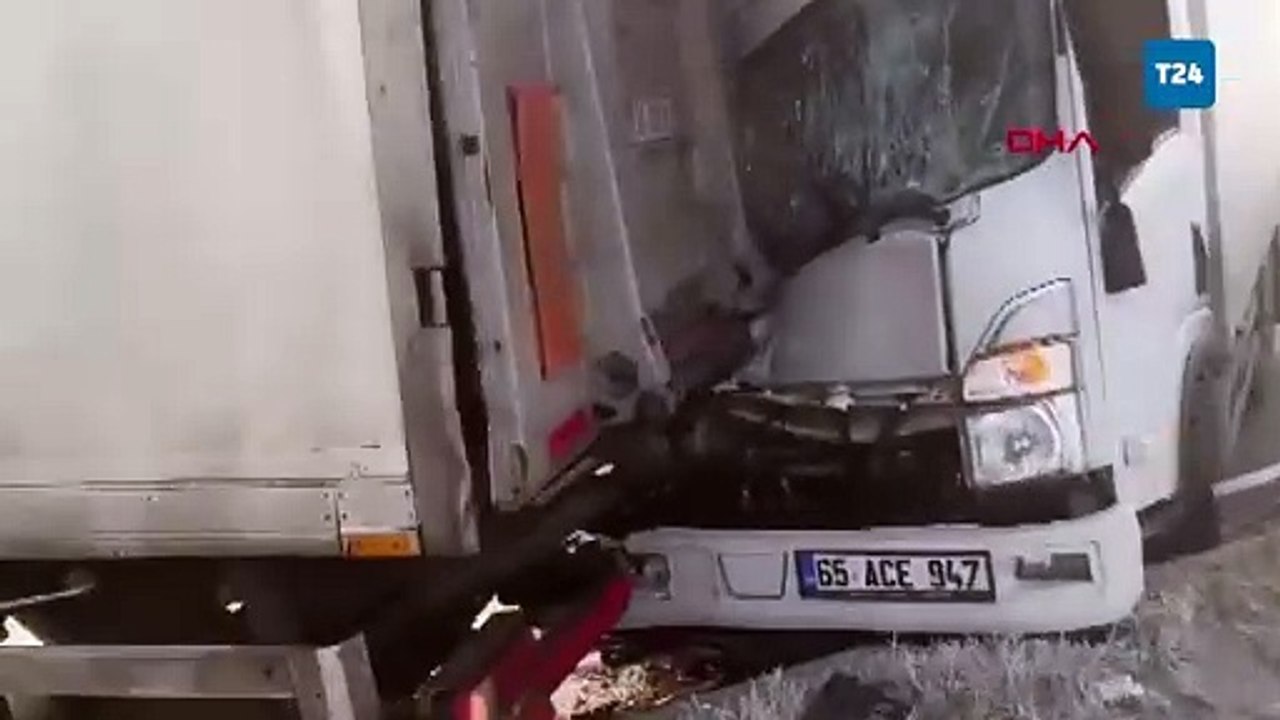 Van'da 2 ayrı zincirleme kaza: 50 araç birbirine girdi, 1 ölü, 4'ü ağır 51 yaralı