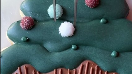 Woman shares her secret to make 'Christmas Tree Cookies' at home that shine bright