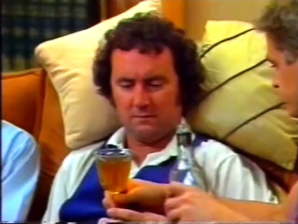 Neighbours deutsch - 215 - Das Schweigegelübde (21.03)