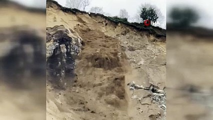 Arhavi'deki heyelanlı bölgede toprak kaymaları devam ediyor