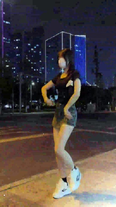 人只有快乐，运气才会好，所以活在当下就好，不要预支明天的烦恼#怎会有人知你的苦
