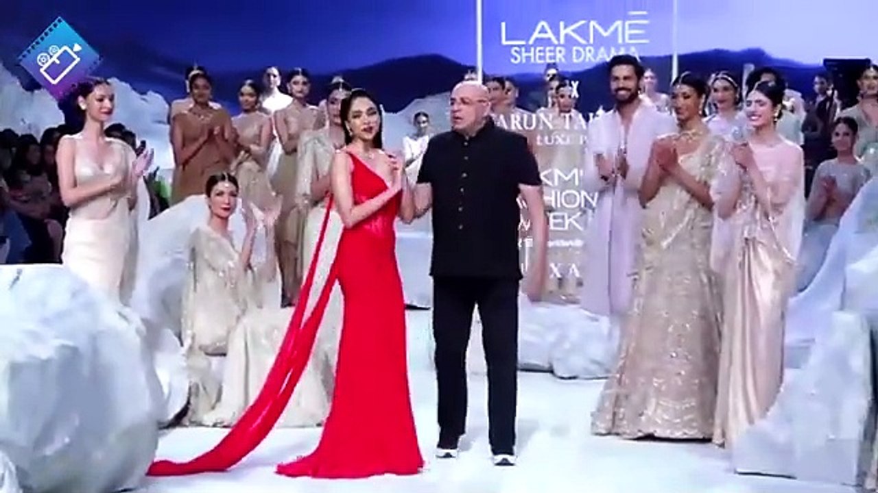 Sobhita Dhulipala  Latest HOT Video In Fashion Show | Naga Chaitanya |  Filmylooks