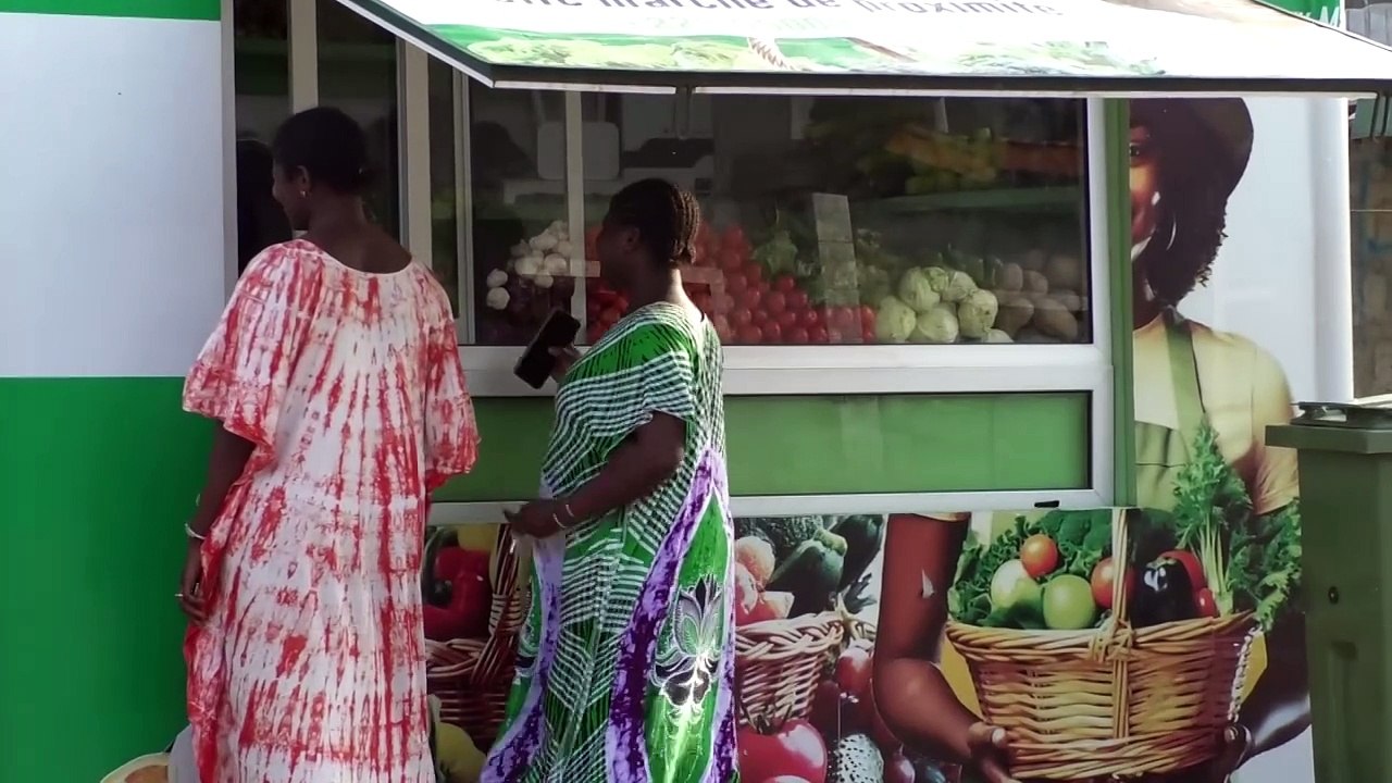 A 20 ans, Noura Ayé, étudiante en journalisme, a lancé sa propre entreprise.
