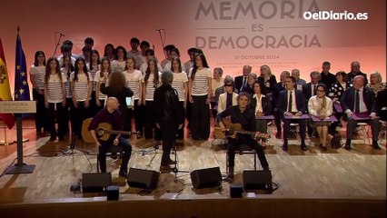 Actuación de Miguel Ríos en el Homenaje a las víctimas del franquismo