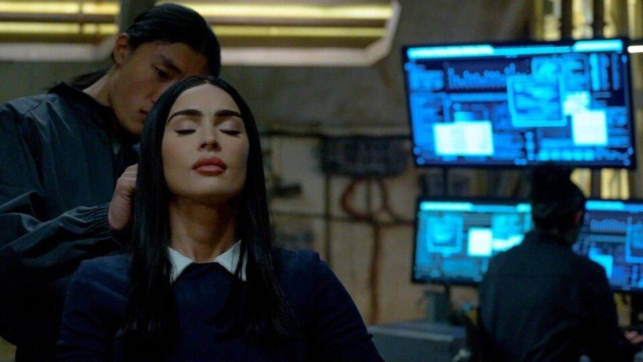 Im neuen Sci-Fi-Thriller Subservience spielt Megan Fox eine unberechenbare KI