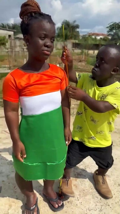 She loves tall men #funny #viral #shorts