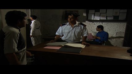 رايح يجيب ل اخوة اكل ف السجن شاف اخته محبوسة اداب هناك