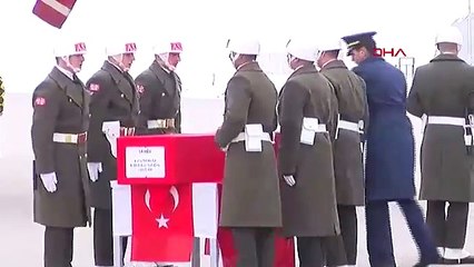 Şehit Nergiz'in cenazesinde babası 'Susun, Taha uyuyor' diye bağırdı