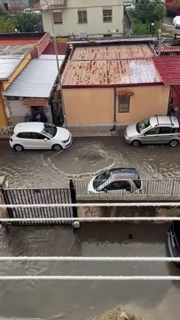 Strada allagata a Messina