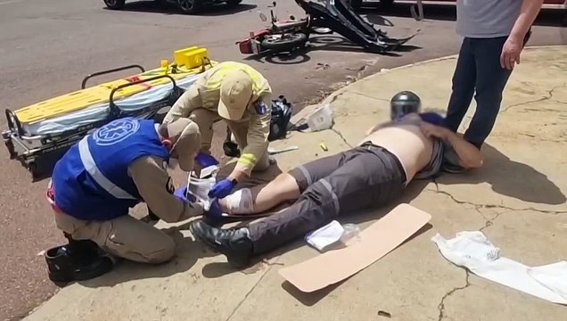 Motociclista quebra a perna ao se envolver em acidente no Angra dos Reis