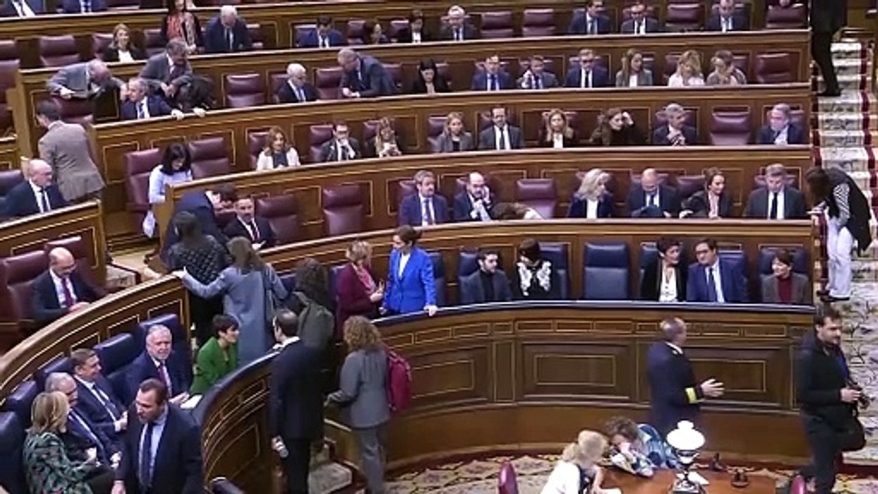PP y Junts 'cuelan' una enmienda en el Congreso para suspender un ...