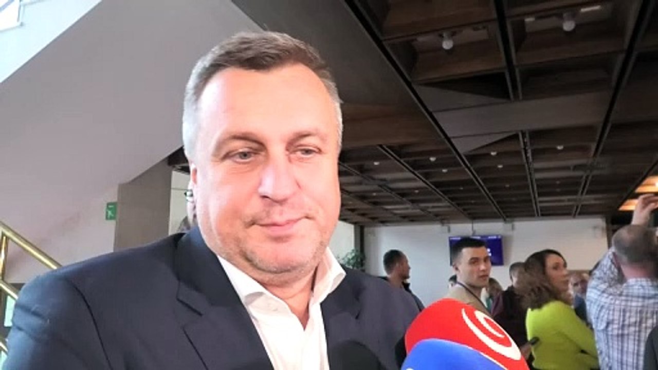 ZÁZNAM: A. Danko nevidí nič zlé na zmenách týkajúcich sa európskeho výboru