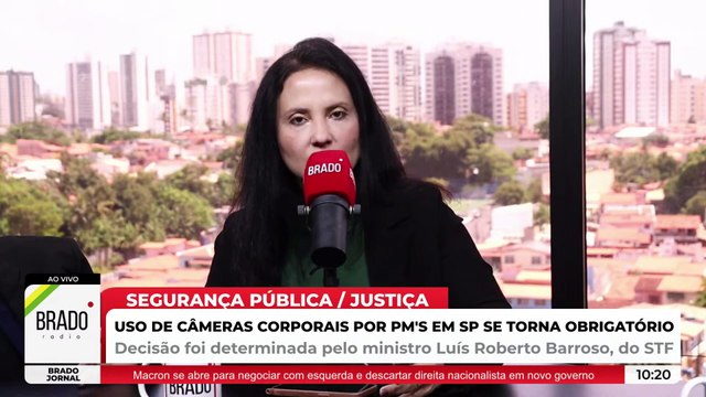 TARCÍSIO FAZ A ALEGRIA DE DOUTRINADORES AO PROIBIR CELULARES NAS ESCOLAS