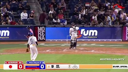 Oswaldo Guillén habla durante el Juego de las Estrellas