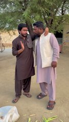 Molvi ne shoes k under heere kyu rakhe hai