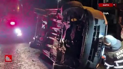 Bartın'da devrilen araçta bulunan 5 genç yara almadan kurtuldu