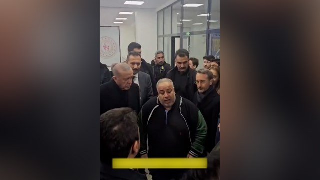 Erdoğan'a şiir okuyan peynircinin garip tavırları gündem oldu: Neye uğradığını şaşırdı