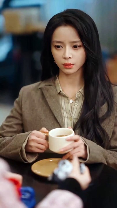 （21-30）As a young child, Gavin helplessly watched his mother fall in a pool of blood, with the murderer appearing to be Janessa's father. Growing up, Gavin became the ruler of a commercial empire. He found Janessa and forced her to become his secret lover