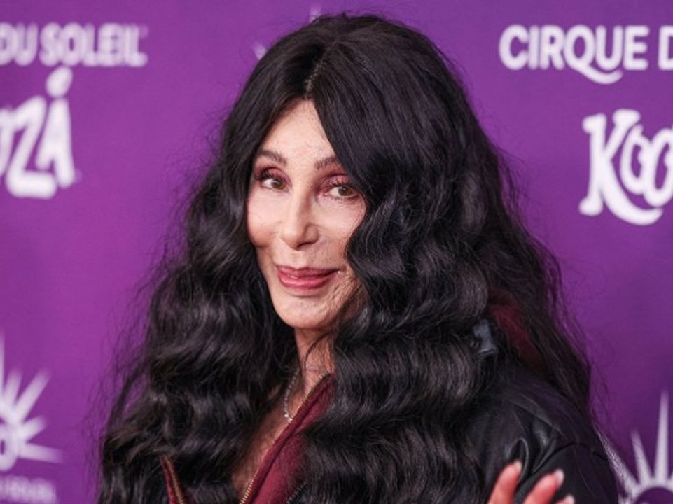 Forest fire in Malibu: Singer Cher flees with pets